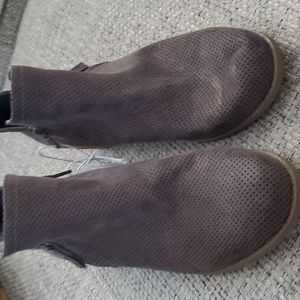 Ladies Universal Thread Size 9 Bootie